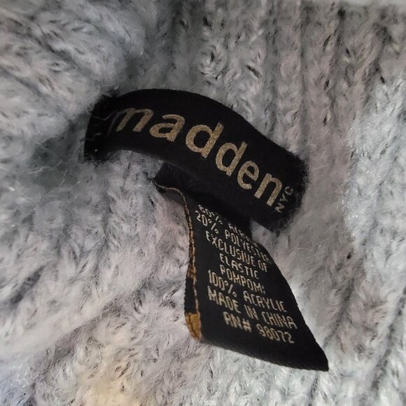 Steve Madden Beanie Womens‎ One Size Gray Knit Acrylic Poly Giant Blue Pom Pom - Picture 2 of 3